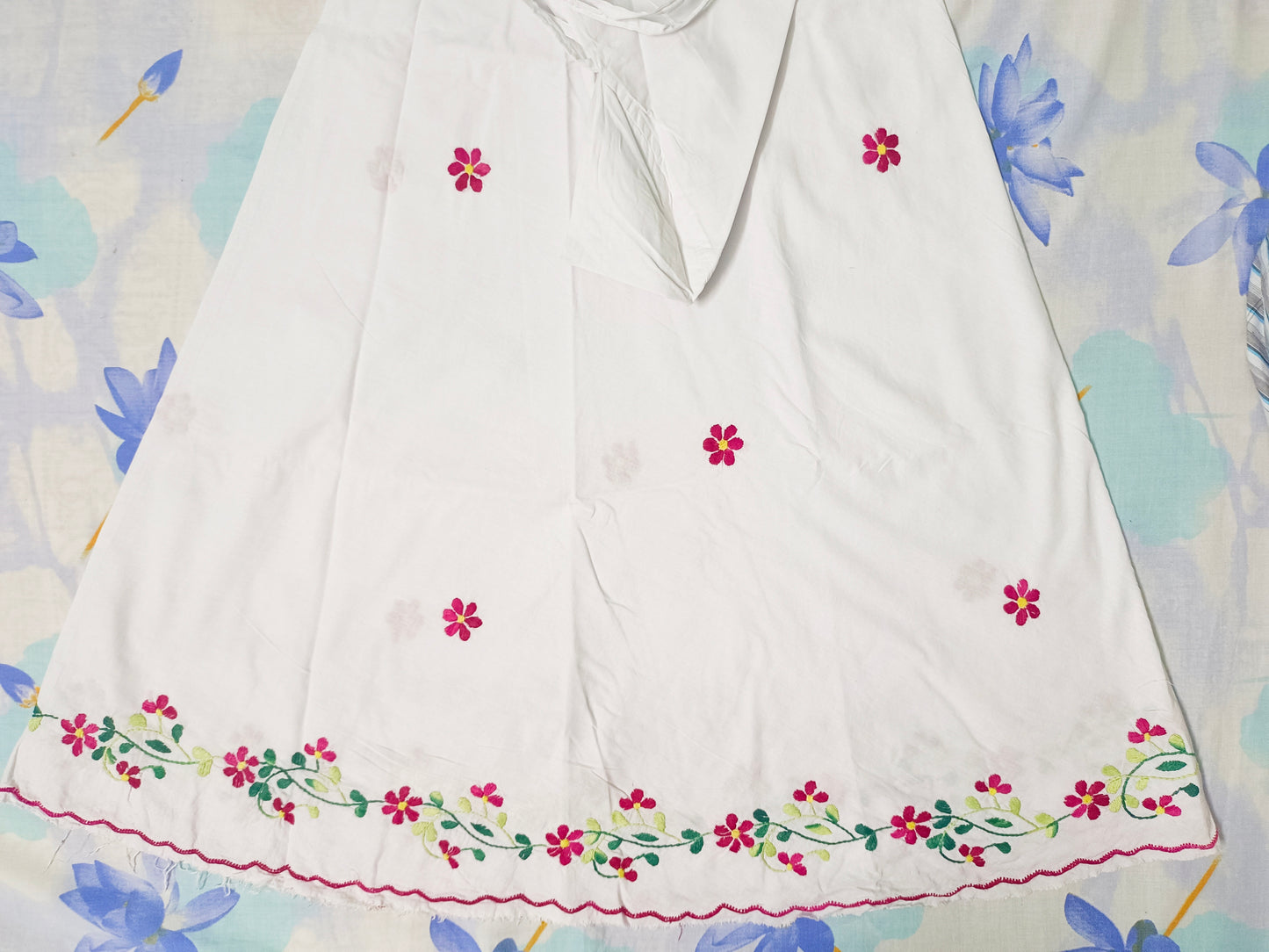 Chikonwala Hand Embroidered Cotton Islamic Namaz Hijab with Floral Embroidery