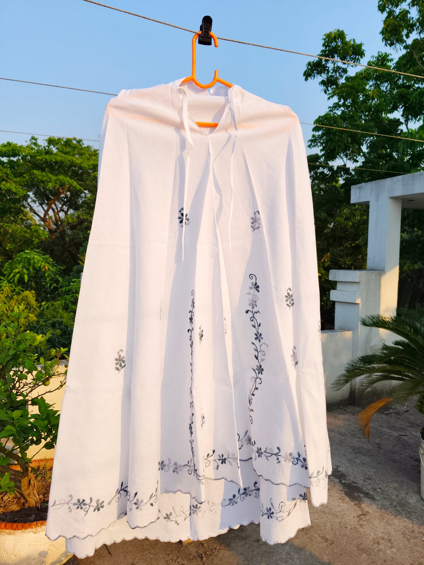 Chikonwala Hand Embroidered Cotton Islamic Namaz Hijab with Floral Embroidery