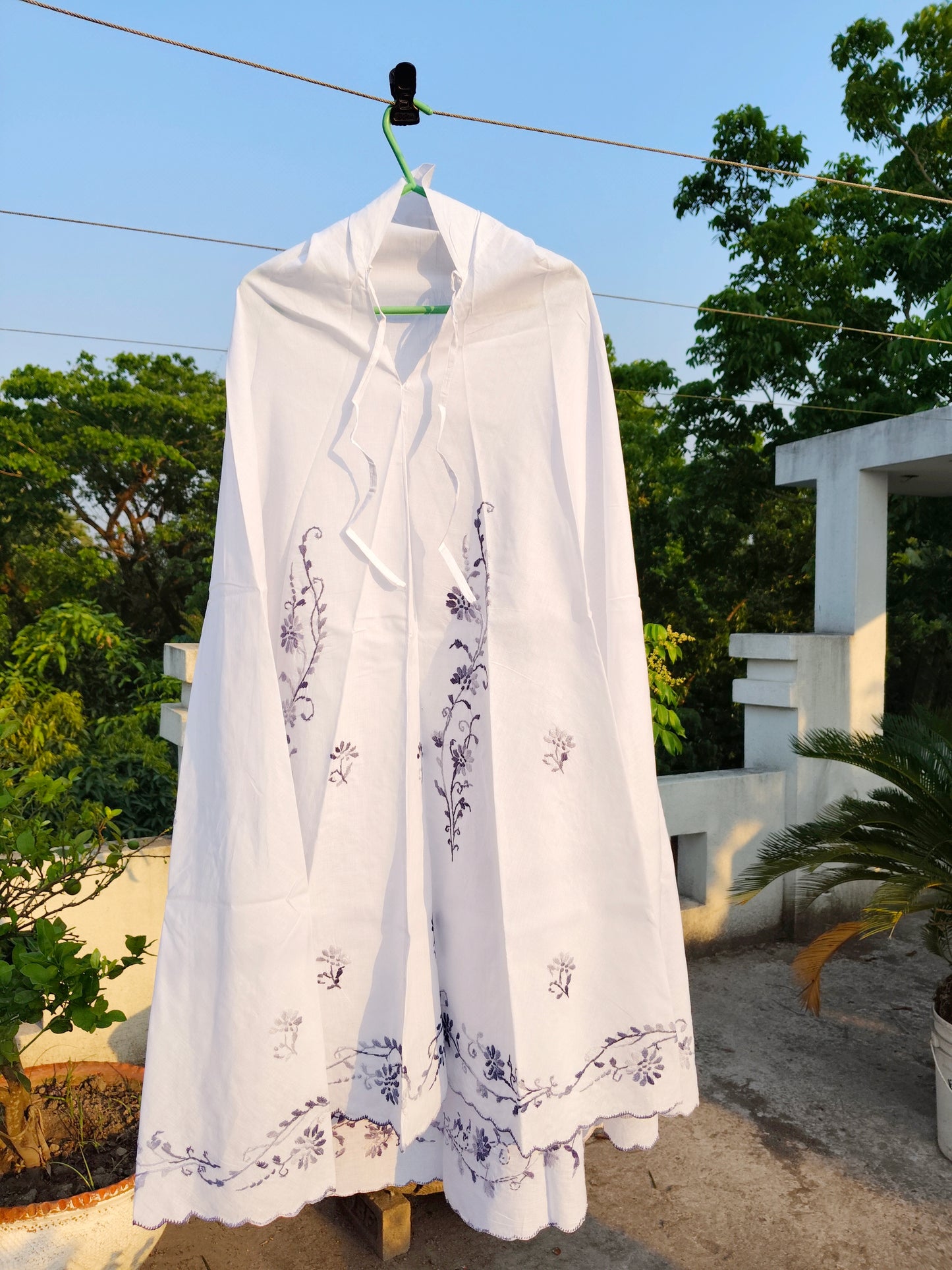 Chikonwala Hand Embroidered Cotton Islamic Namaz Hijab with Floral Embroidery