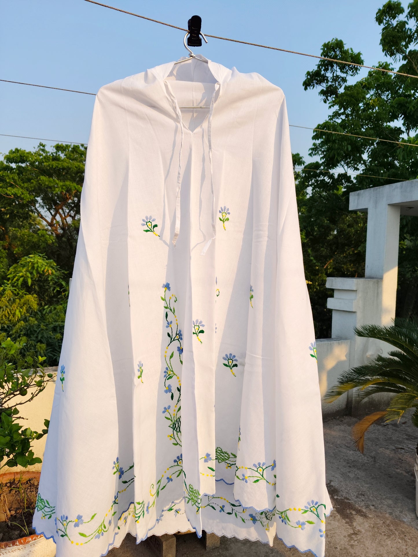 Chikonwala Hand Embroidered Cotton Islamic Namaz Hijab with Floral Embroidery