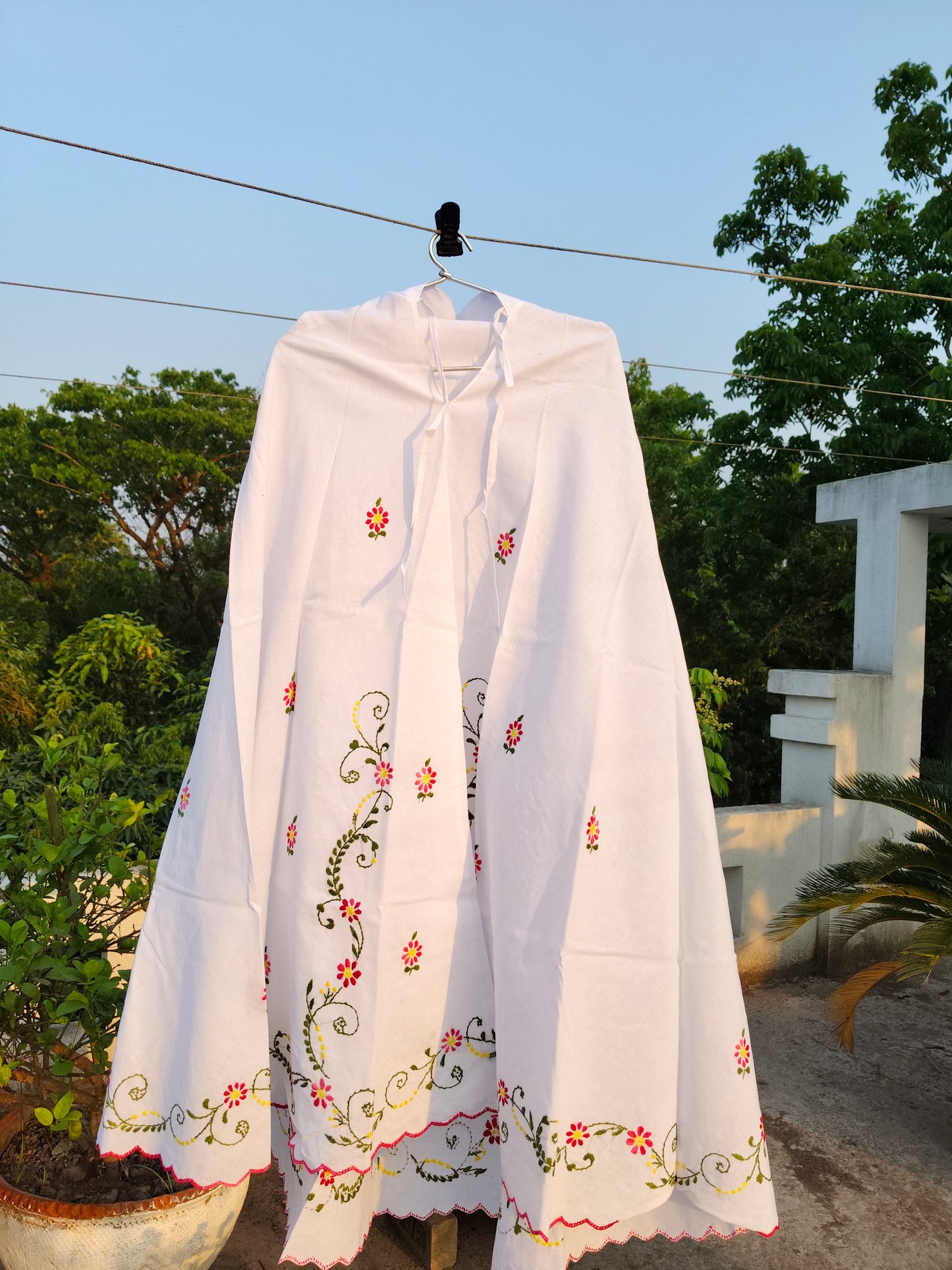 Chikonwala Hand Embroidered Cotton Islamic Namaz Hijab with Floral Embroidery