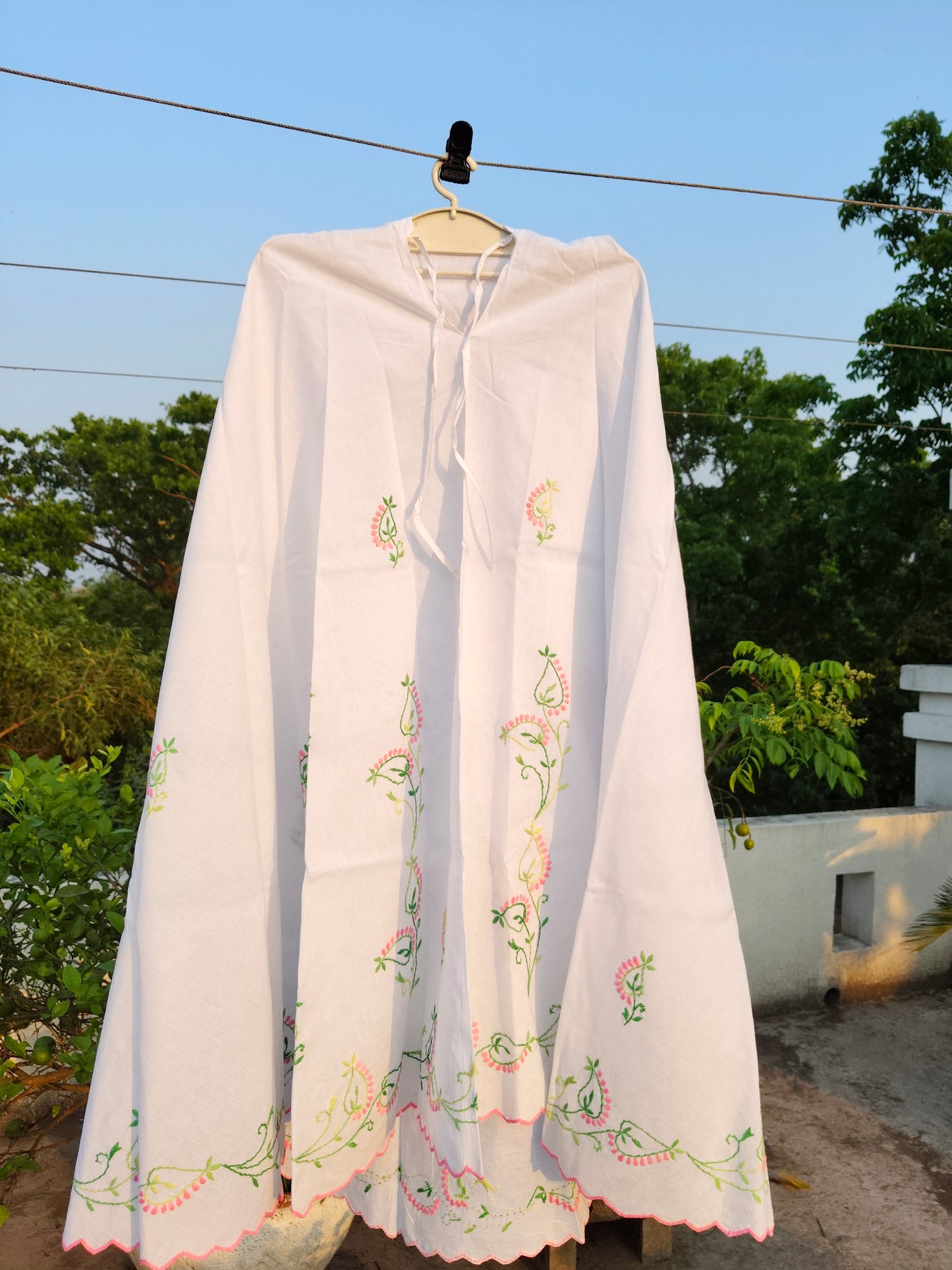 Chikonwala Hand Embroidered Cotton Islamic Namaz Hijab with Floral Embroidery