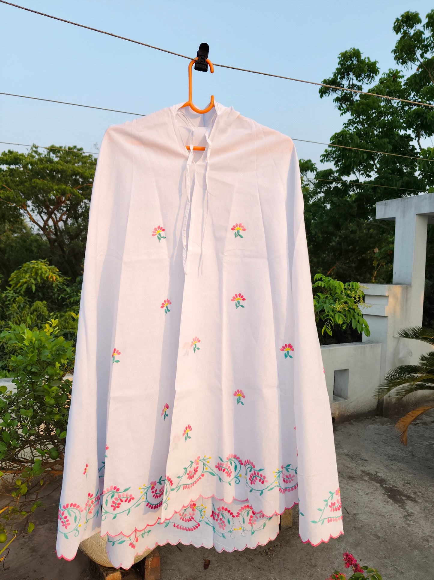 Chikonwala Hand Embroidered Cotton Islamic Namaz Hijab with Floral Embroidery