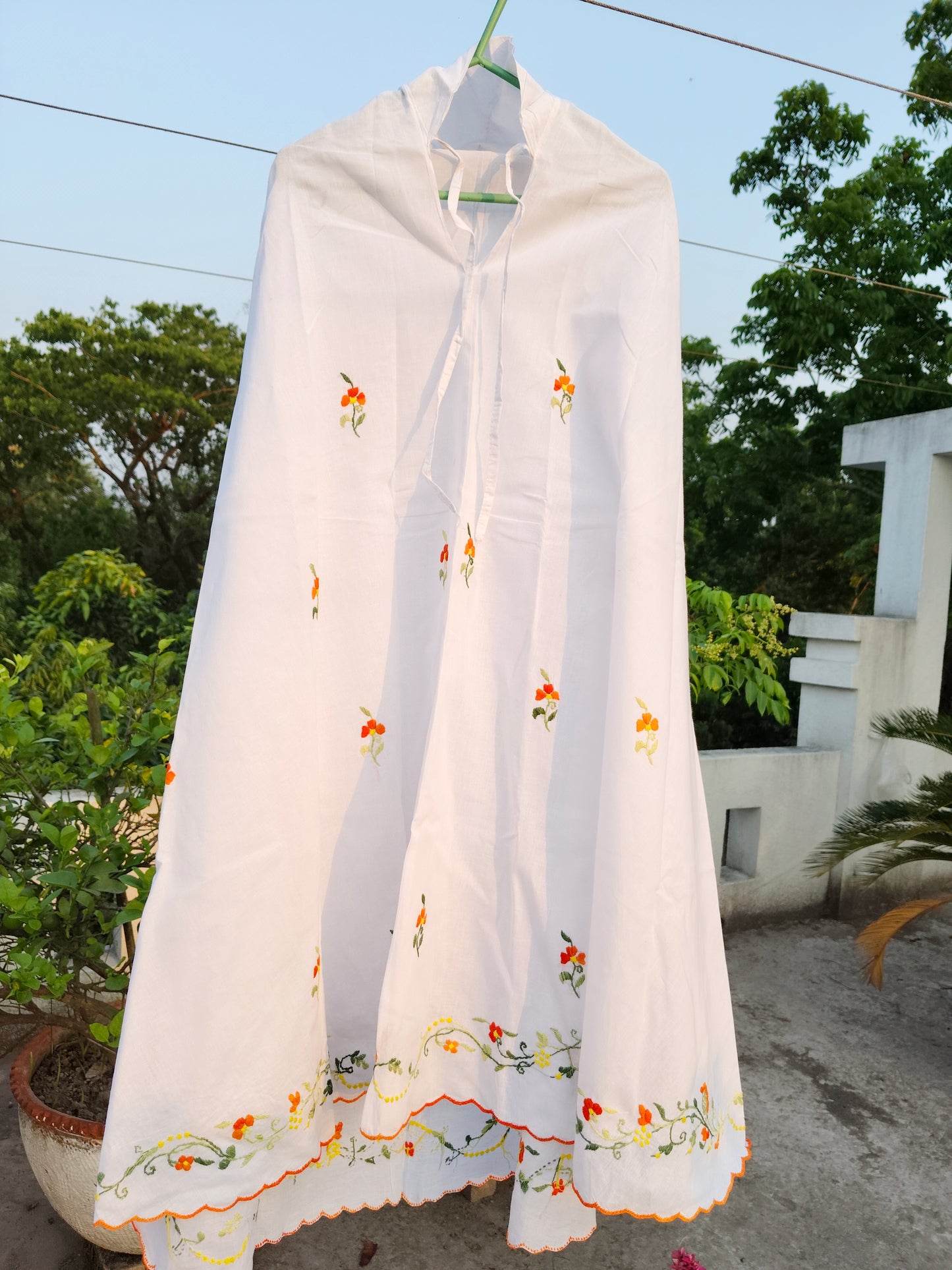 Chikonwala Hand Embroidered Cotton Islamic Namaz Hijab with Floral Embroidery