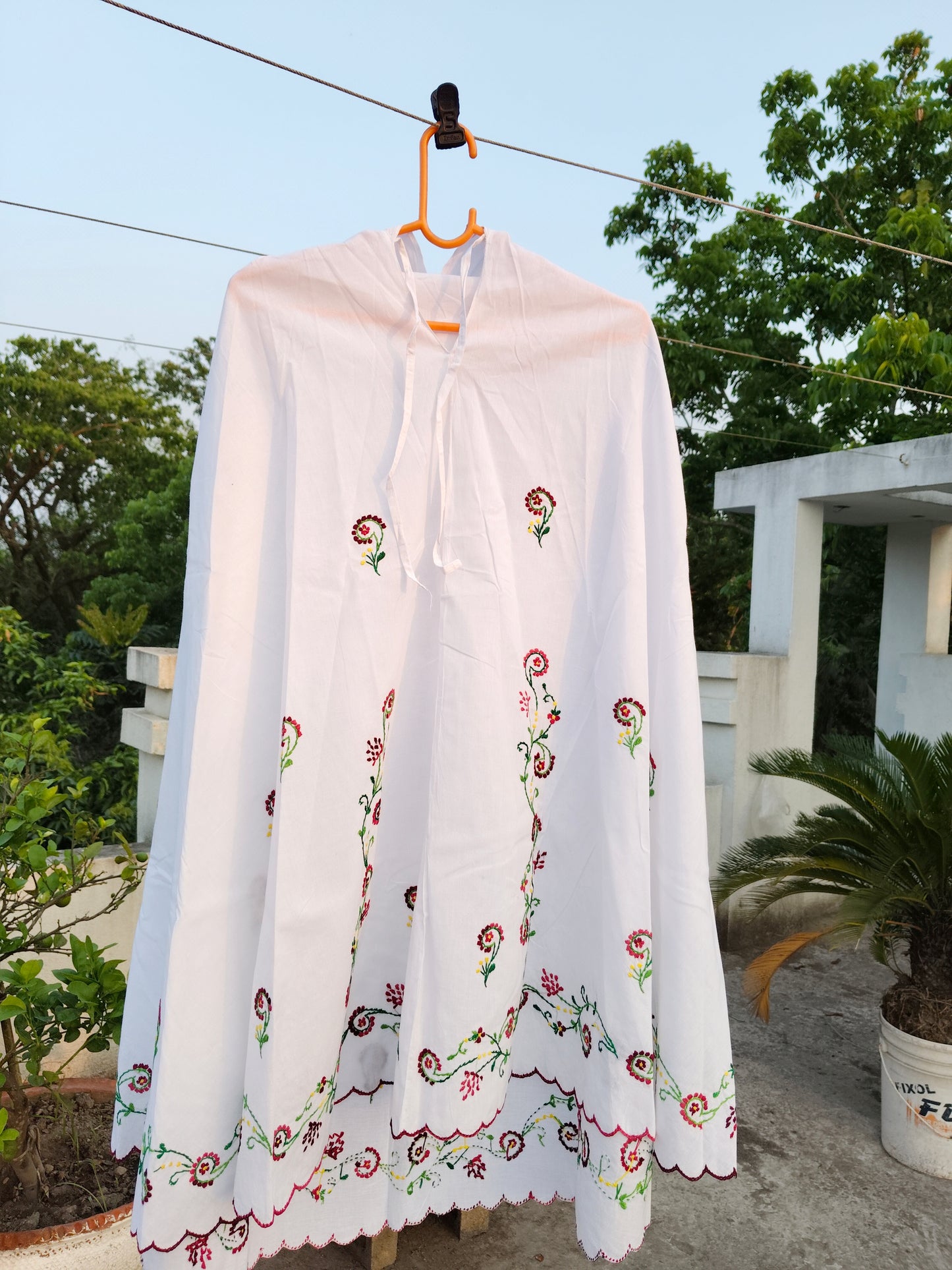Chikonwala Hand Embroidered Cotton Islamic Namaz Hijab with Floral Embroidery