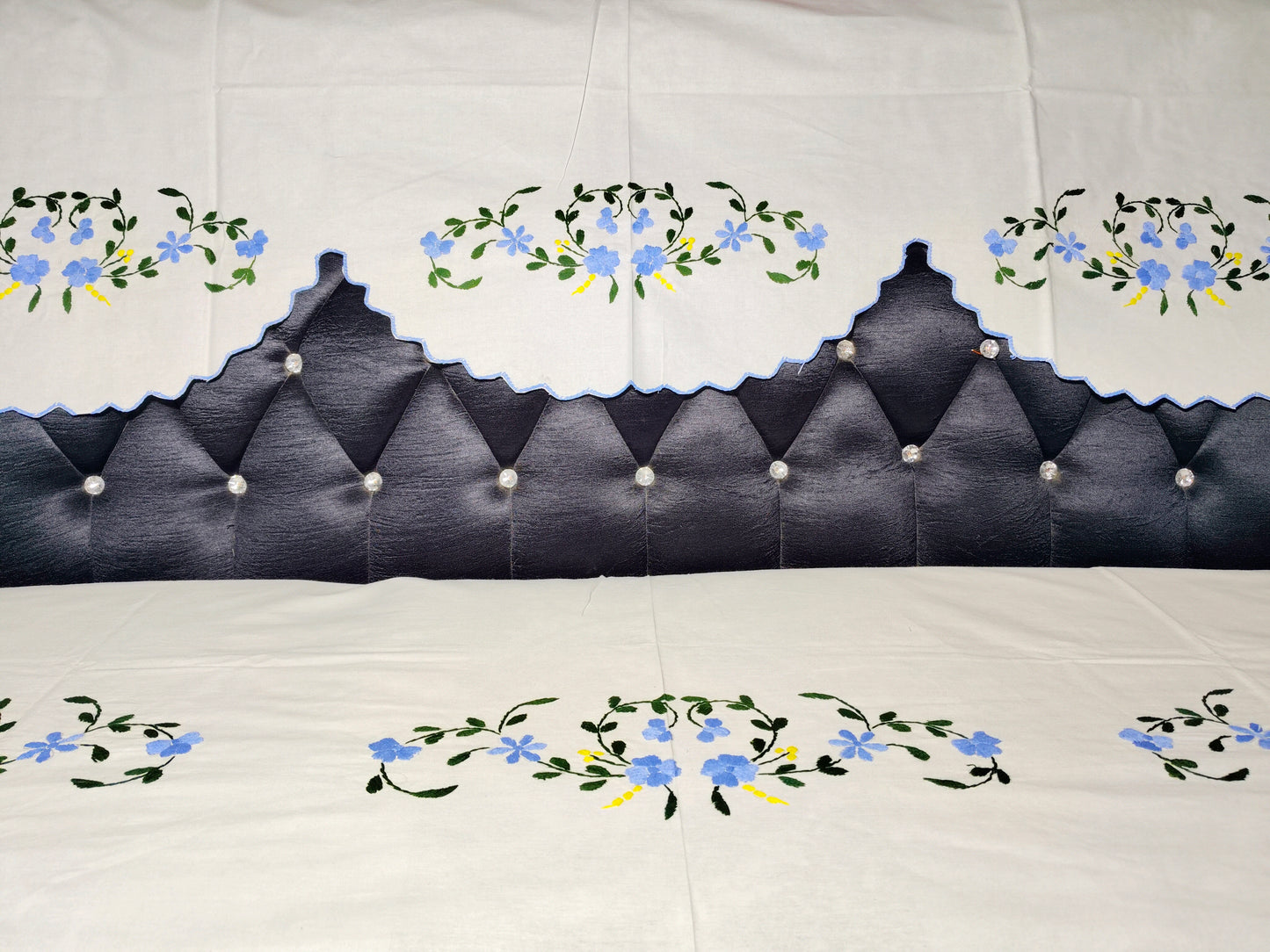 Hand Embroidered Sofa Cover (3+1+1 Seater)