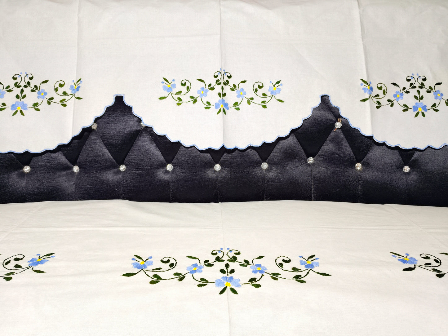 Hand Embroidered Sofa Cover (3+1+1 Seater)