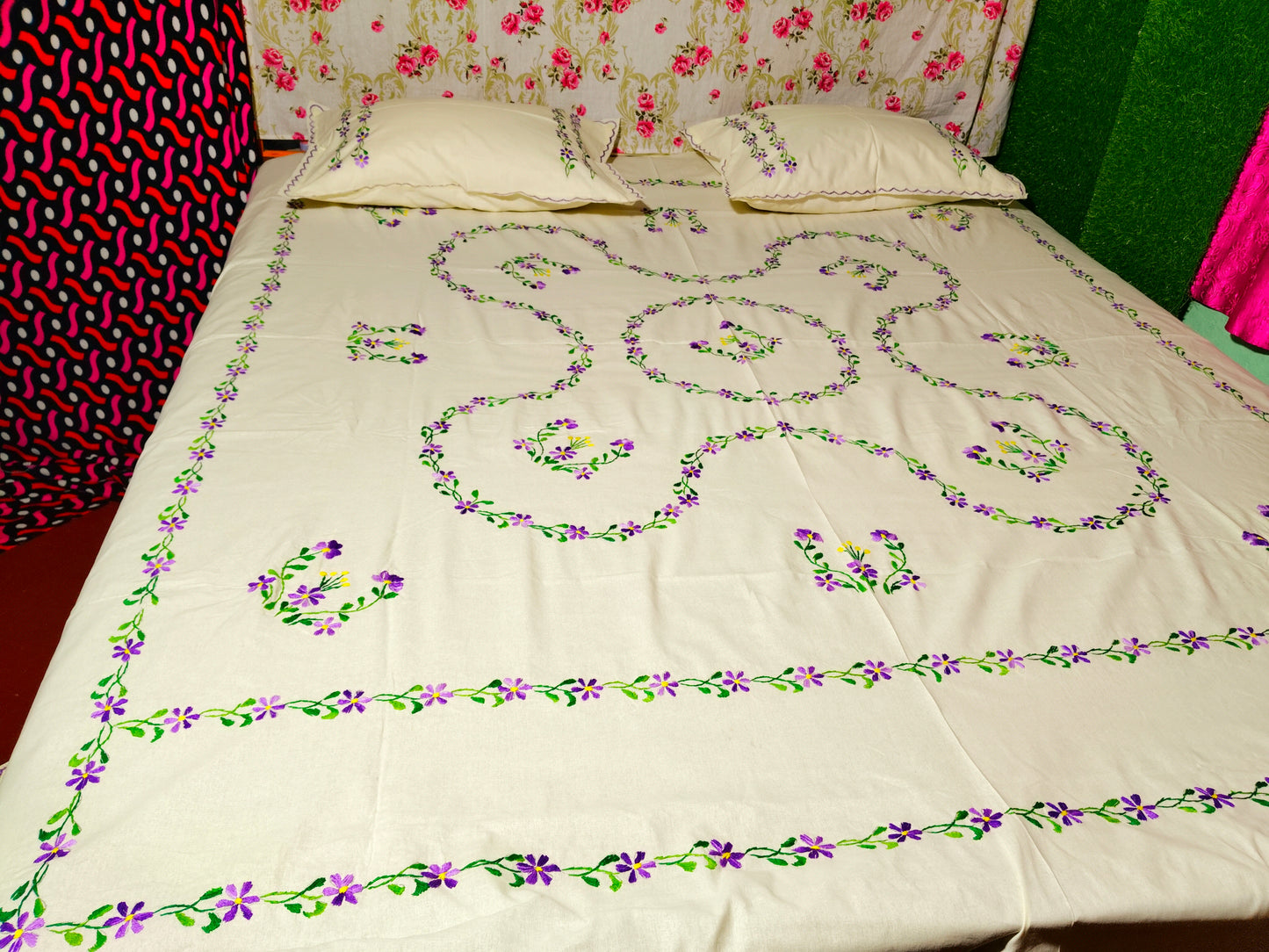 Chikonwala's Hand Embroidered Floral Design Bedsheet