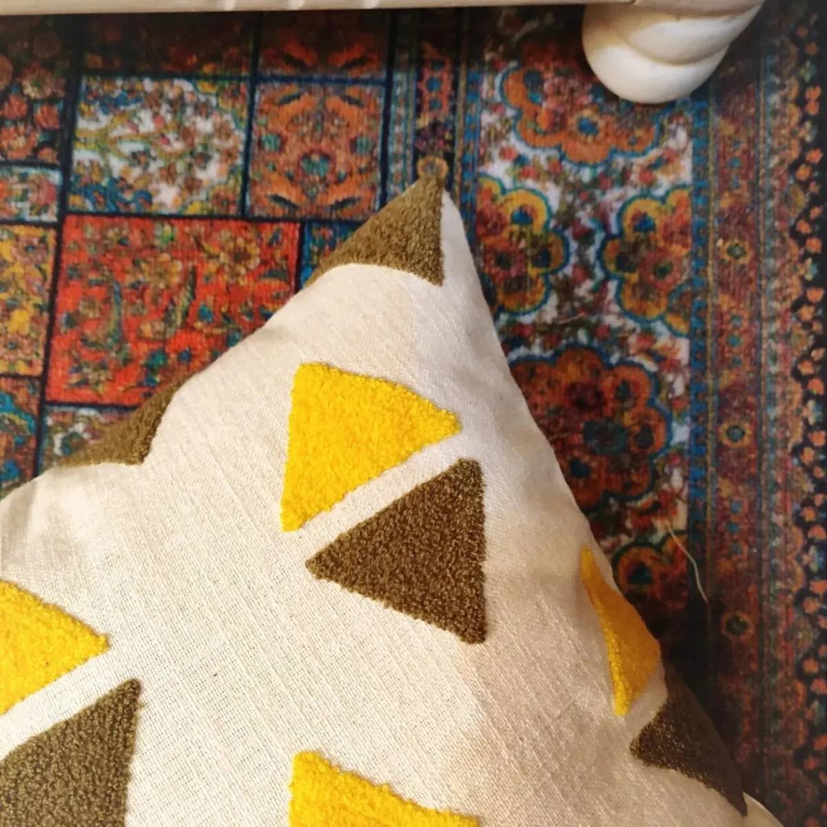 Chikonwala's Aari Work Cushion Covers(Set of 2 || 40x40 cm)