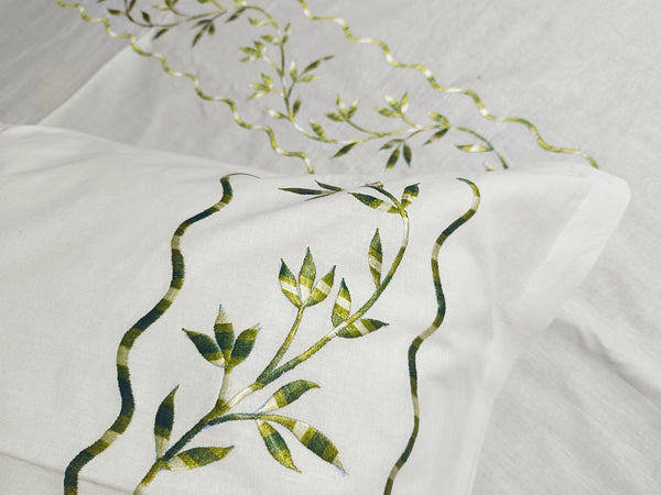 Chikonwala's Flower Embroidered King Size Bedsheet
