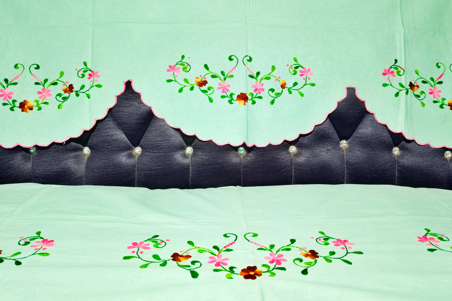 Hand Embroidered Sofa Cover (3+1+1 Seater)