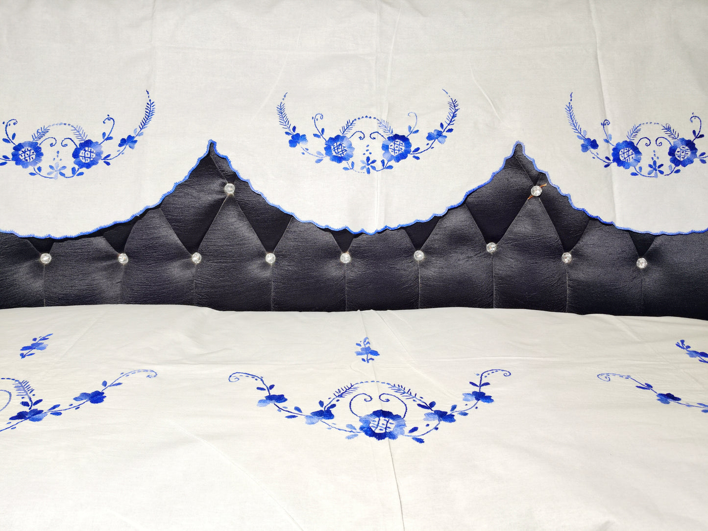 Hand Embroidered Sofa Cover (3+1+1 Seater)