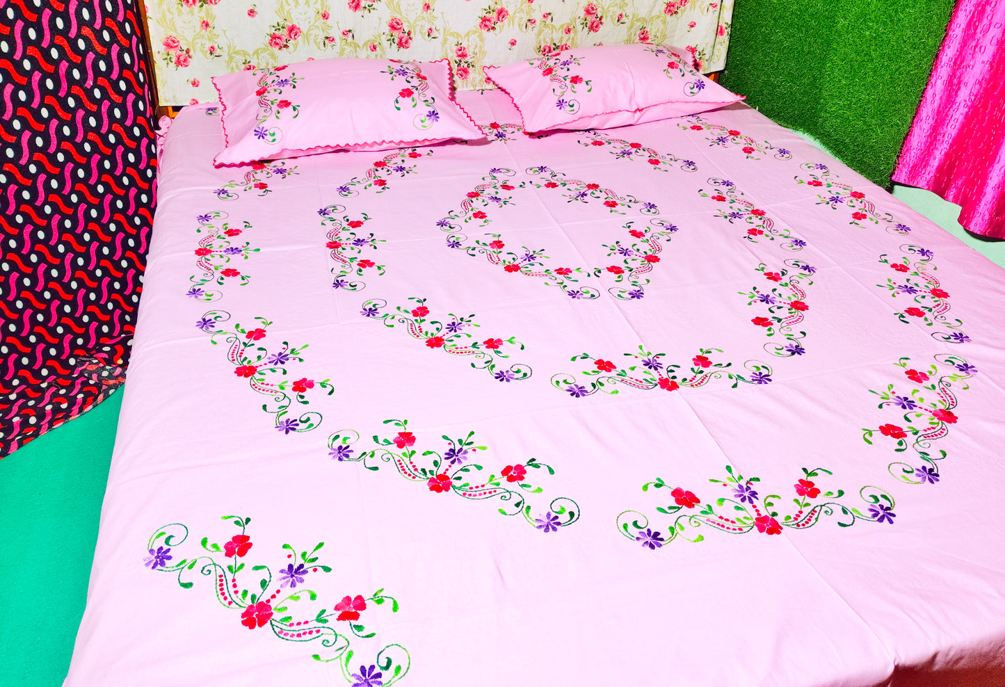 Chikonwala's Hand Embroidered Floral Design Bedsheet