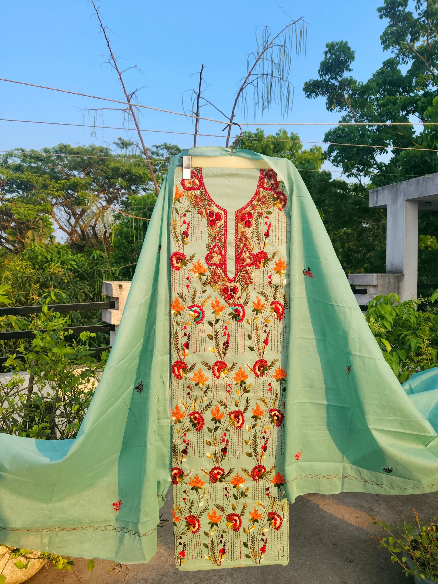 Chikonwala's Exclusive Hand Embroidered Kolkatakari Dress Material