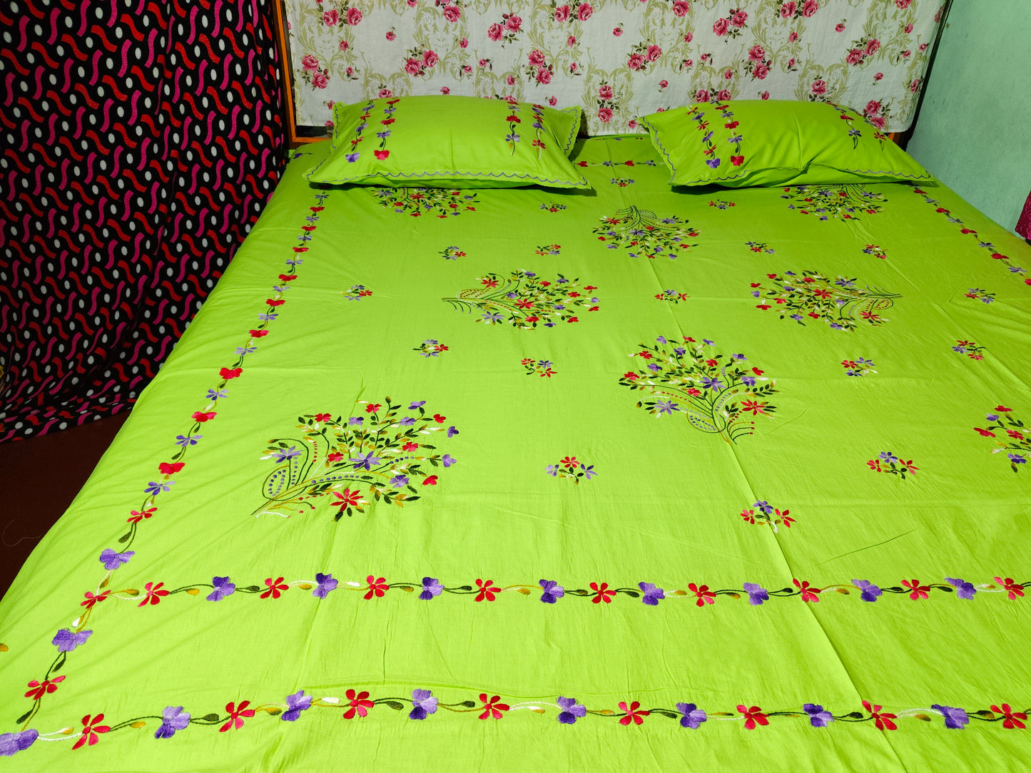 Chikonwala's Hand Embroidered Floral Design Bedsheet