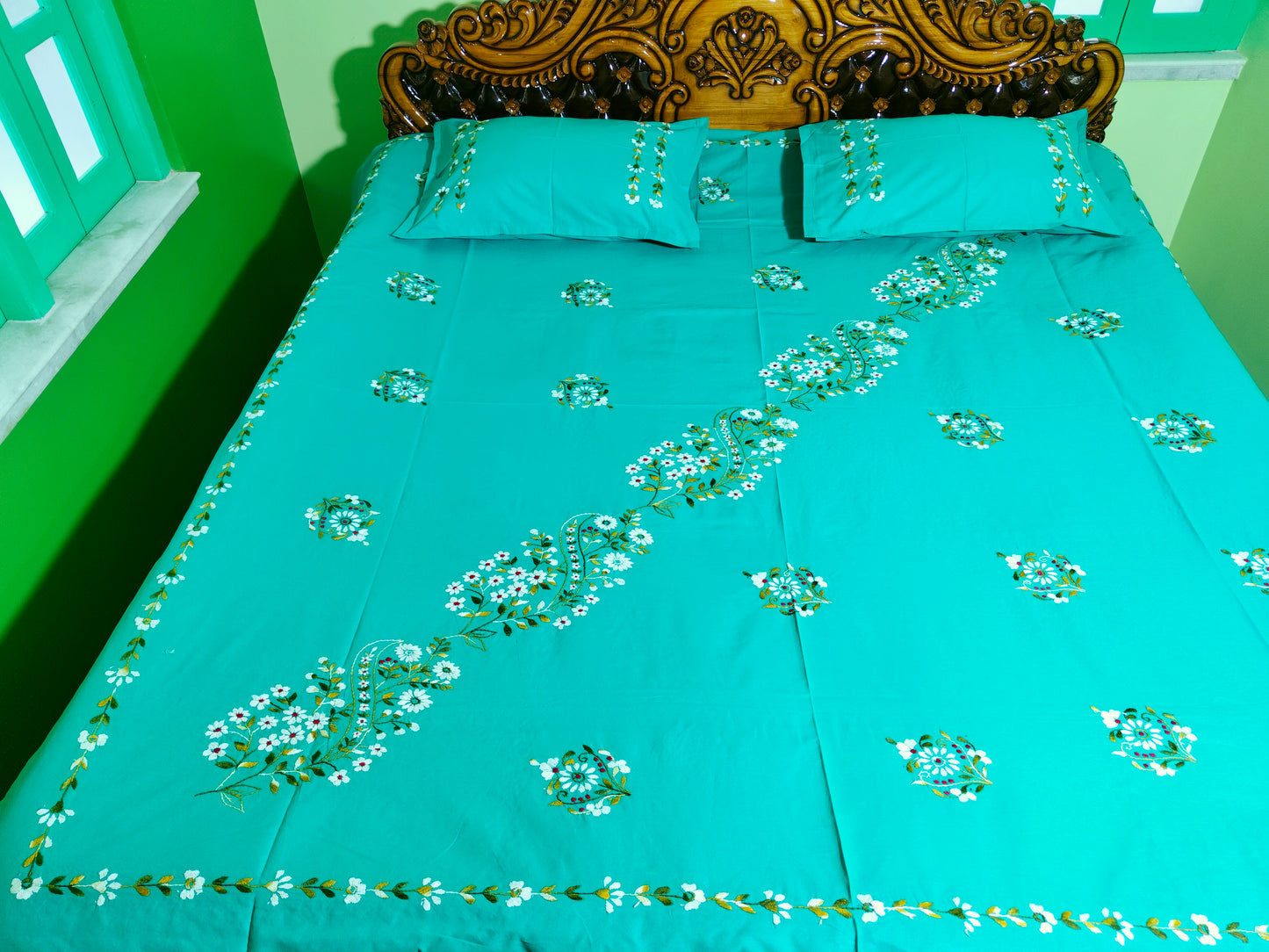 Chikonwala's Hand Embroidered Pure Cotton Bedsheet