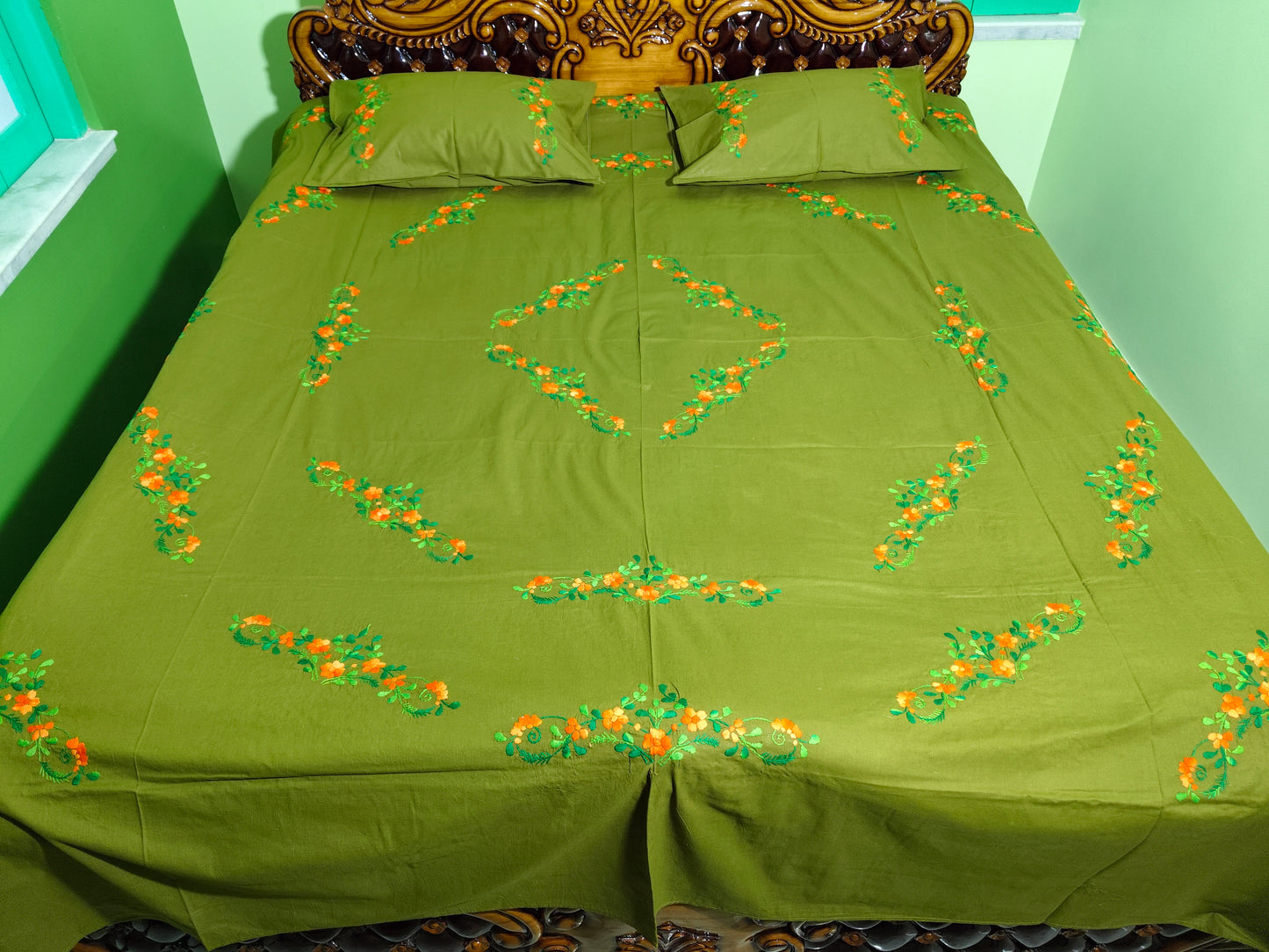 Chikonwala's Hand Embroidered Pure Cotton Bedsheet